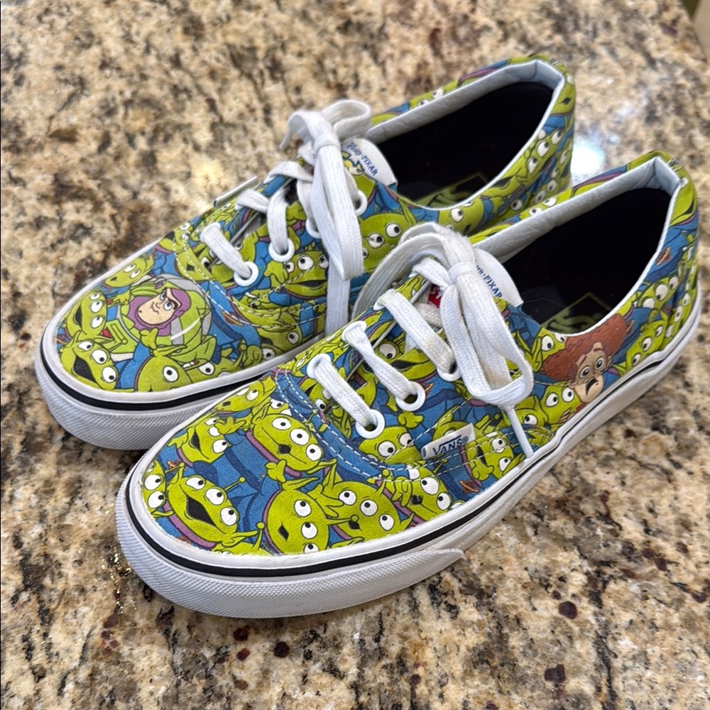 Vans DISNEY/PIXAR Alien Print Sneakers
